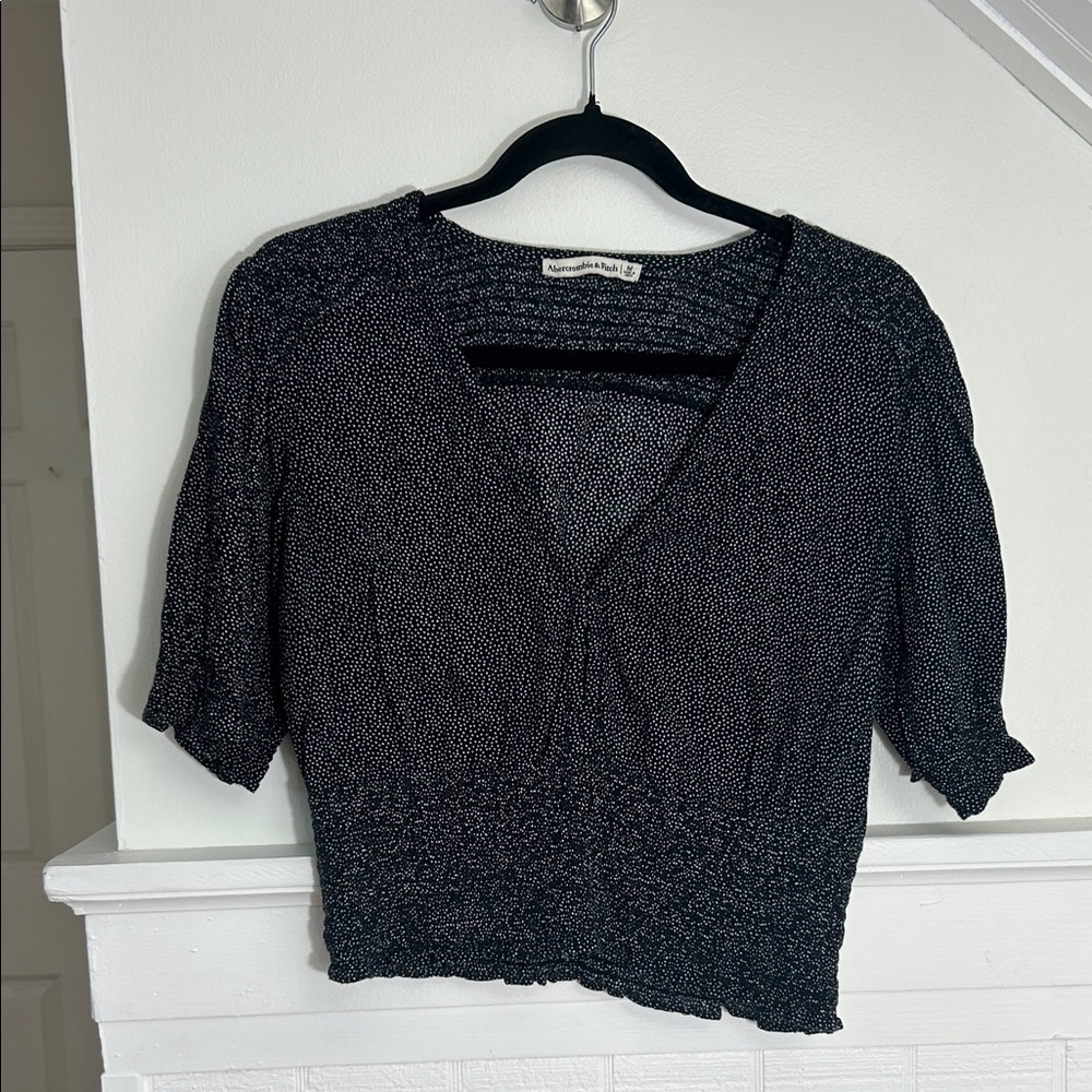Abercrombie & Fitch Black and White Boho Ruched Crop Top size Medium